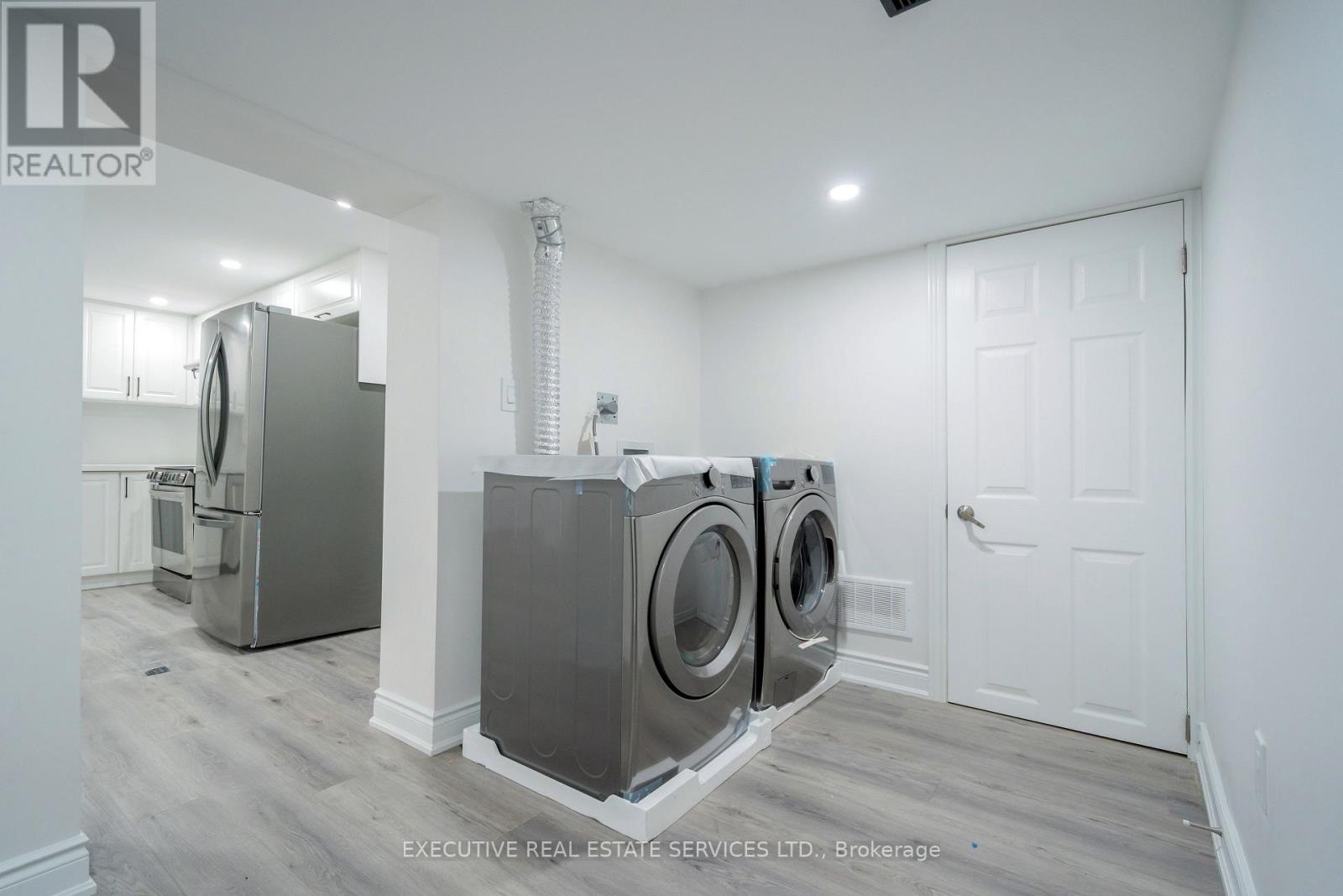 646 Sequin Crescent, Mississauga, Ontario L5H 1W5 - Photo 44 - W13729832