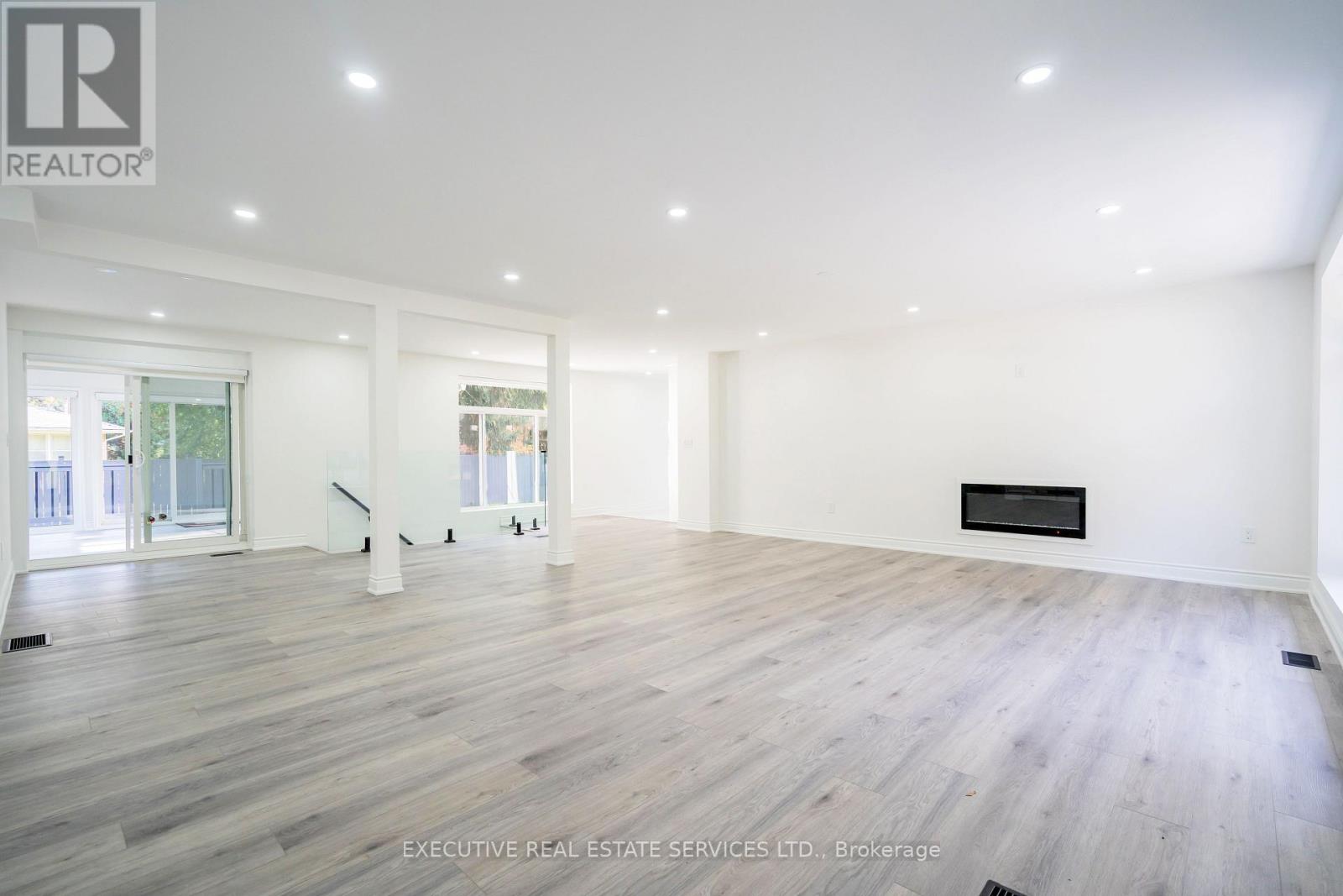 646 Sequin Crescent, Mississauga, Ontario L5H 1W5 - Photo 9 - W13729832