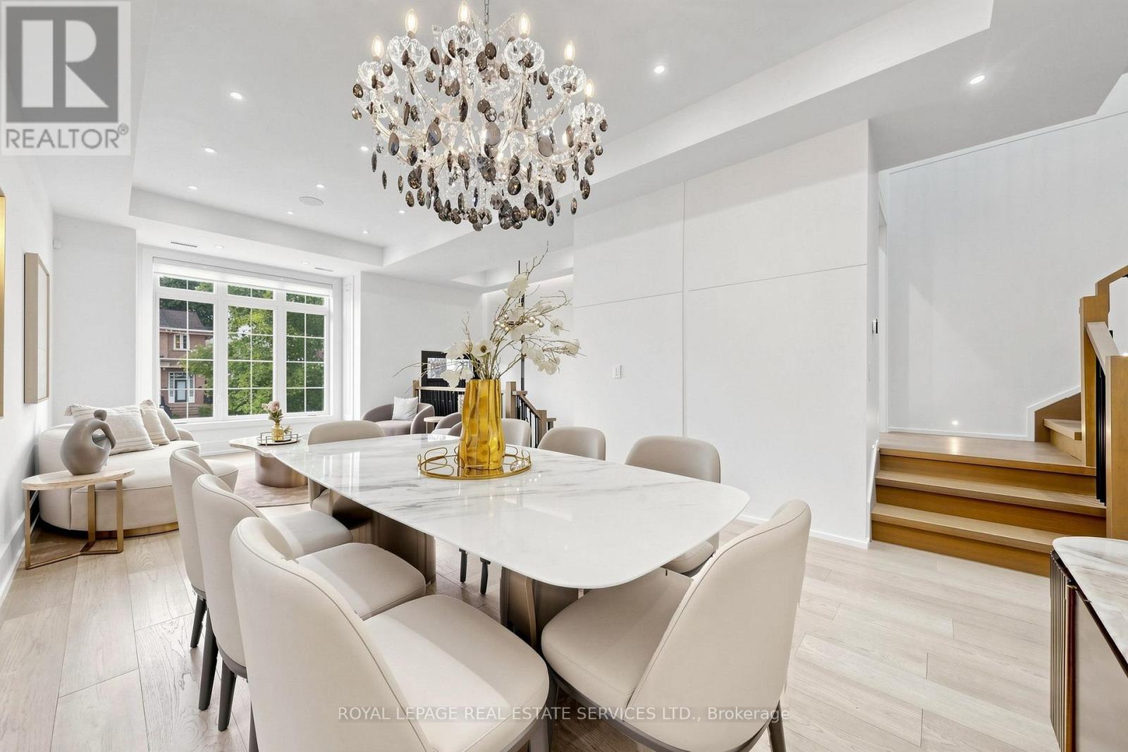 383 Melrose Avenue, Toronto, Ontario  M5M 1Z6 - Photo 6 - C13729824