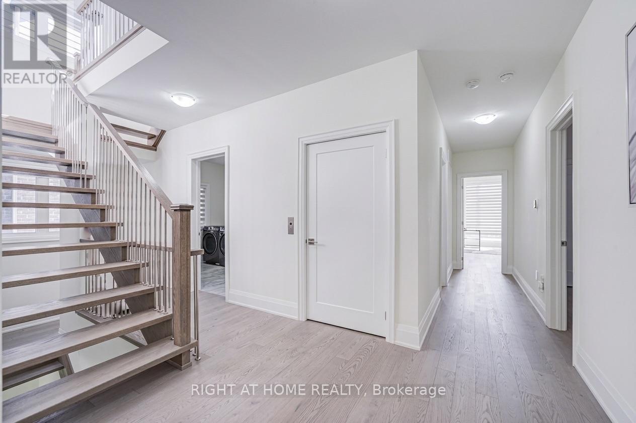 121 Milky Way Drive, Richmond Hill, Ontario  L4C 4L9 - Photo 20 - N13729320