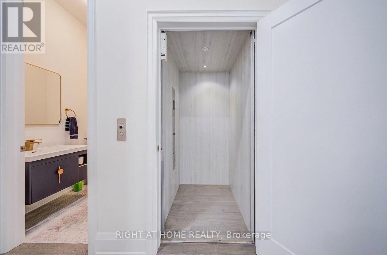 121 Milky Way Drive, Richmond Hill, Ontario  L4C 4L9 - Photo 18 - N13729320