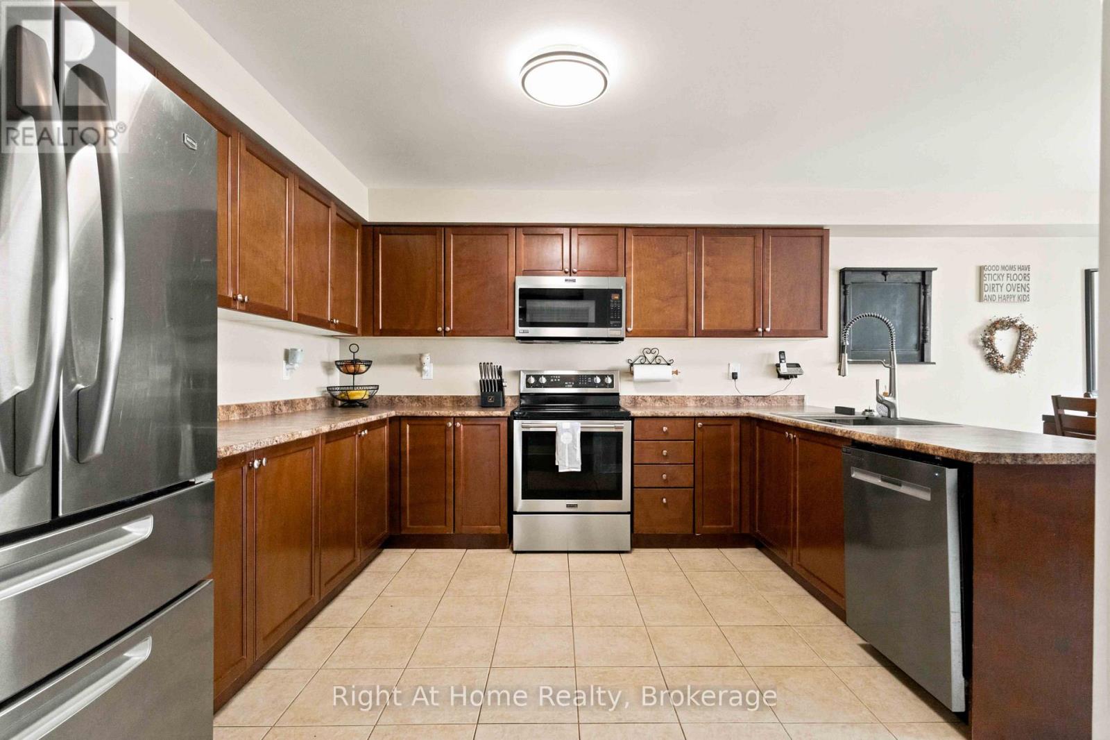 149 Dadson Drive, Clarington, Ontario  L1C 5M7 - Photo 11 - E13729946