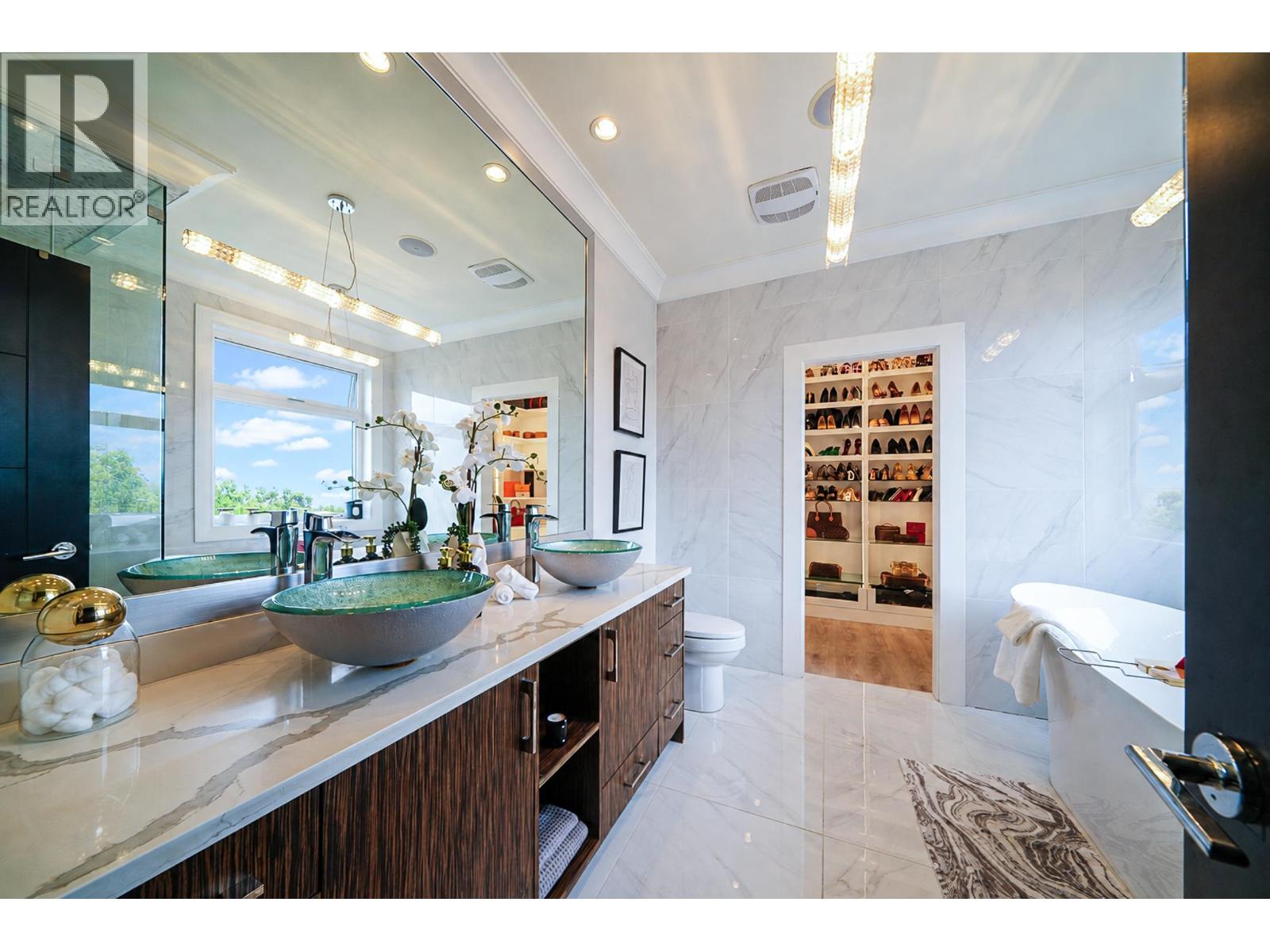 6069 Patrick Street, Burnaby, British Columbia  V5J 3B8 - Photo 22 - R3160107