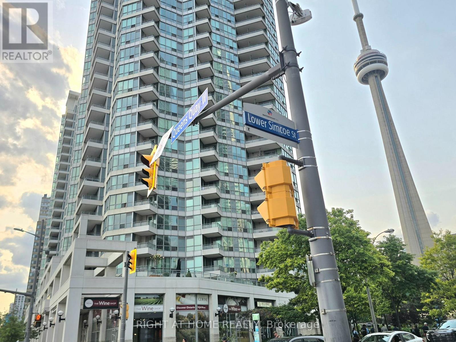 506 - 228 QUEENS QUAY W, Toronto, Ontario