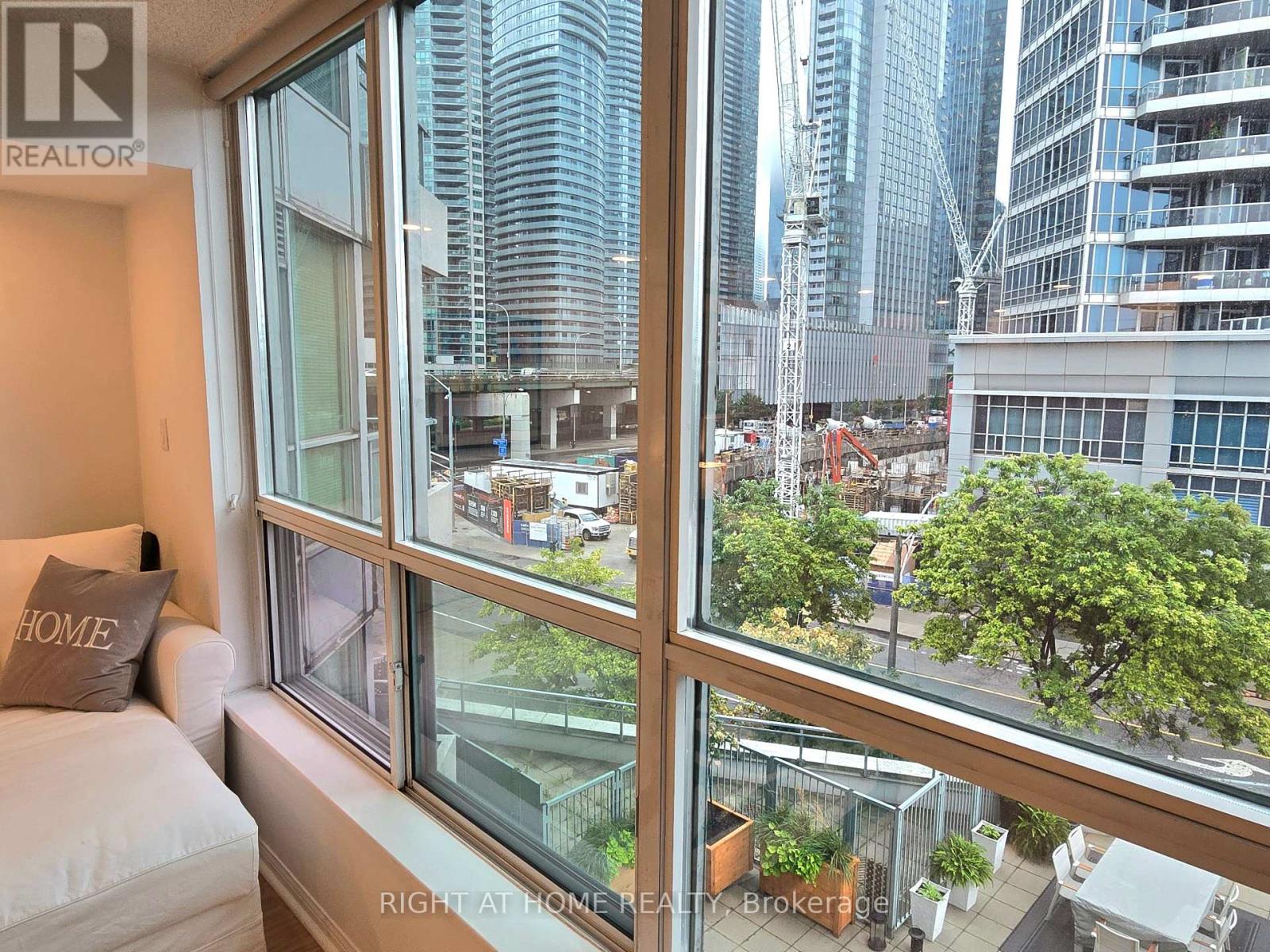 506 - 228 Queens Quay W, Toronto, Ontario  M5J 2X1 - Photo 12 - C13729892