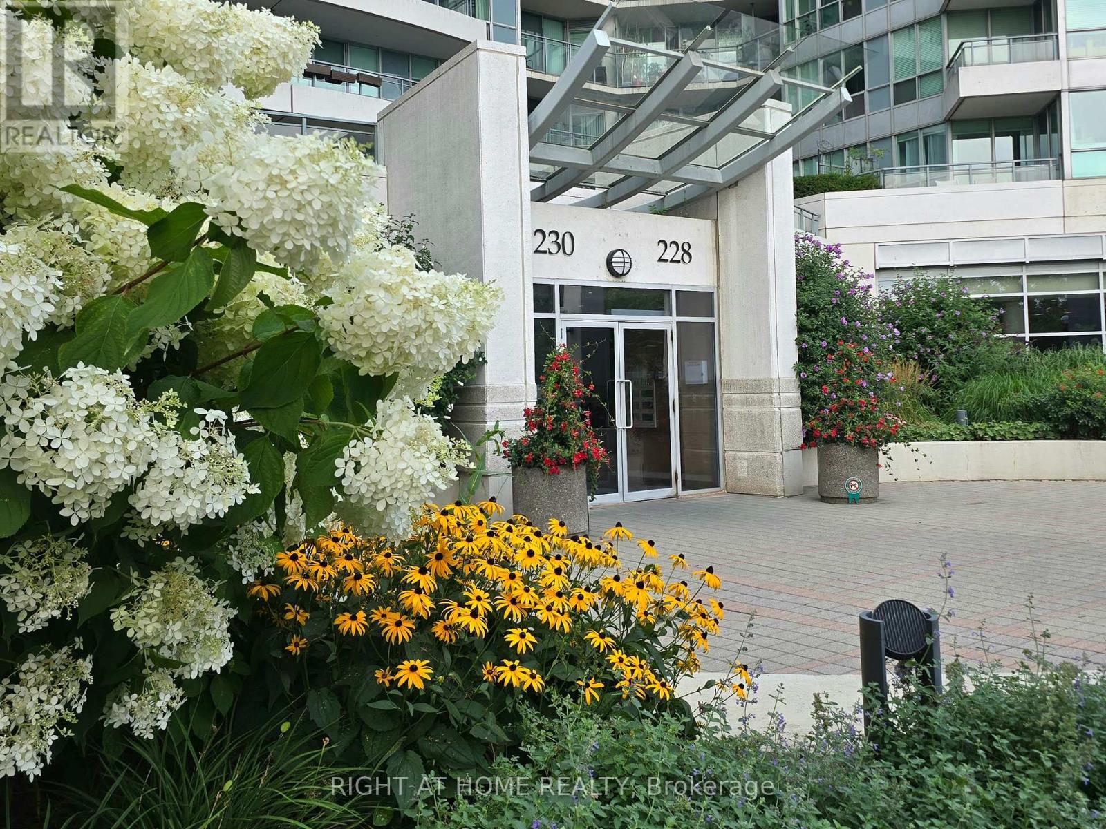 506 - 228 Queens Quay W, Toronto, Ontario  M5J 2X1 - Photo 2 - C13729892