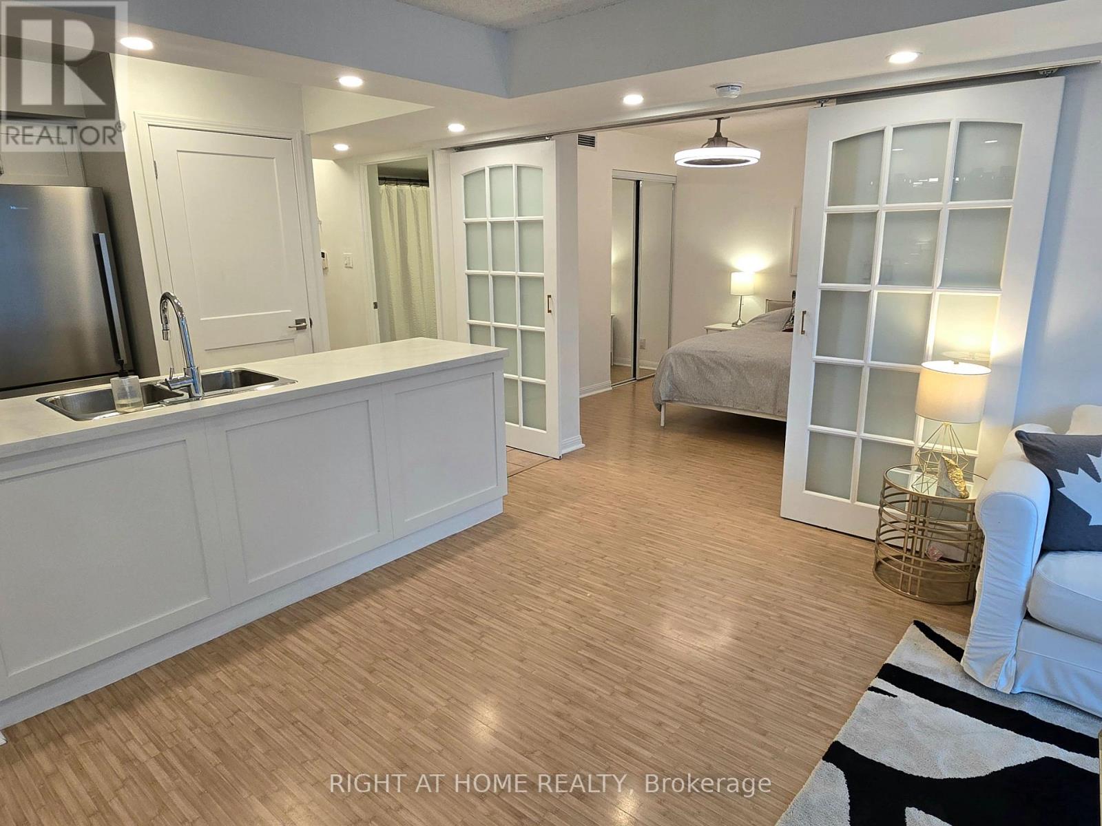 506 - 228 Queens Quay W, Toronto, Ontario  M5J 2X1 - Photo 21 - C13729892