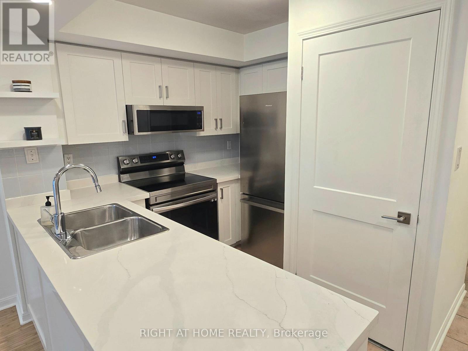 506 - 228 Queens Quay W, Toronto, Ontario  M5J 2X1 - Photo 23 - C13729892