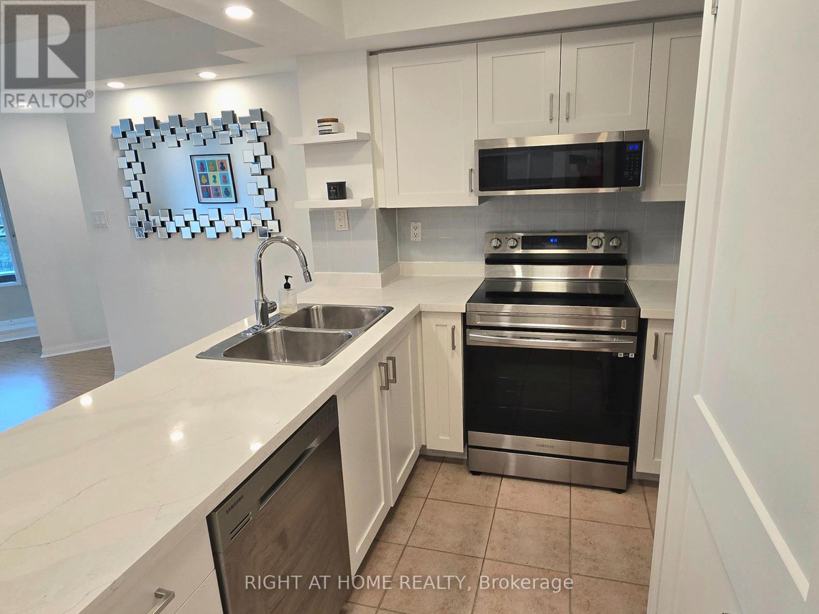 506 - 228 Queens Quay W, Toronto, Ontario  M5J 2X1 - Photo 24 - C13729892