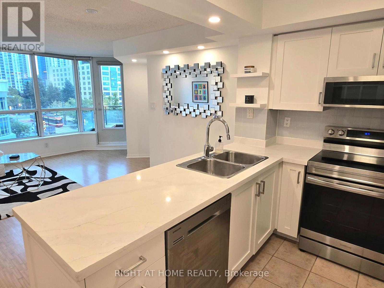 506 - 228 Queens Quay W, Toronto, Ontario  M5J 2X1 - Photo 25 - C13729892