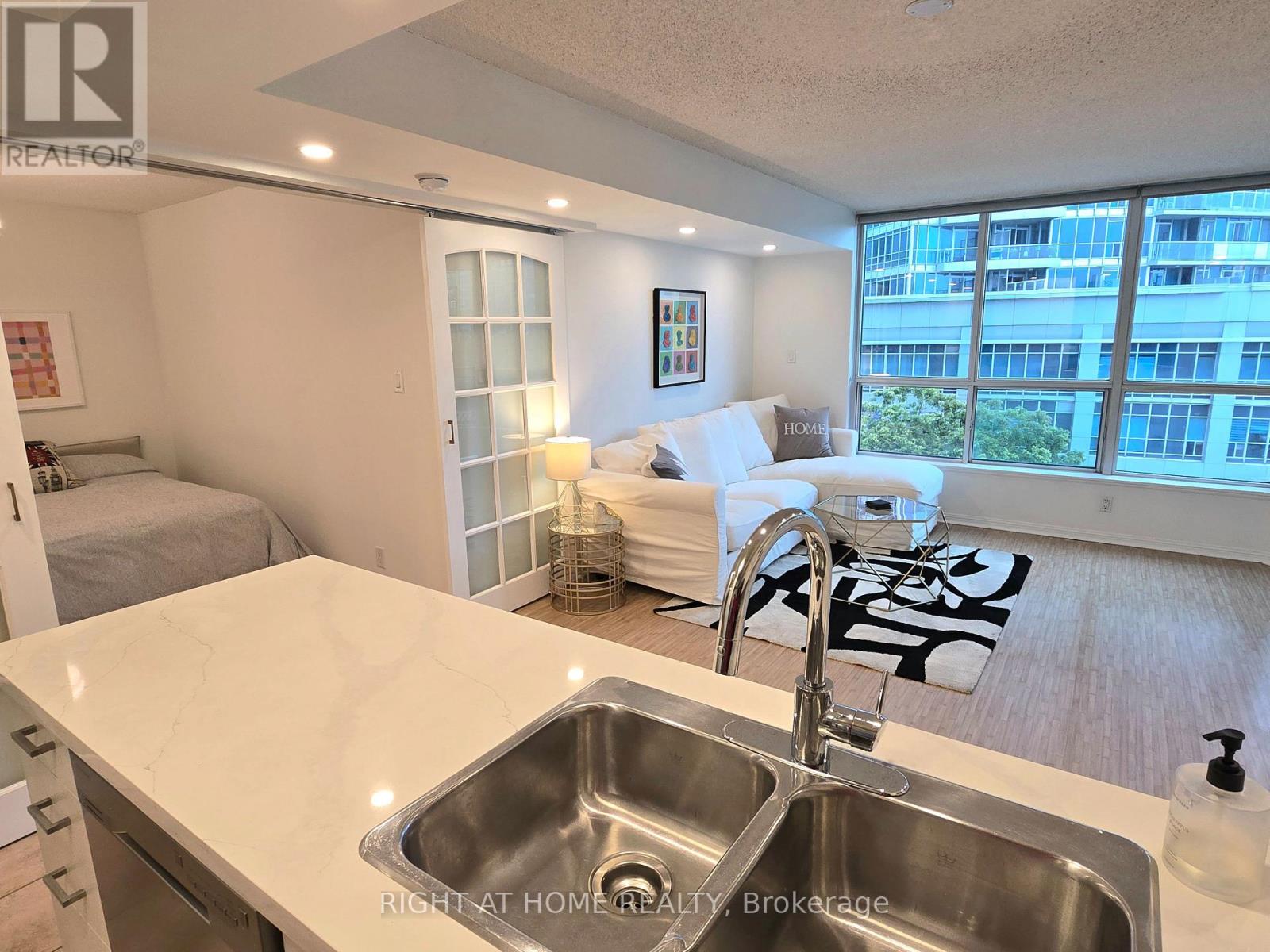 506 - 228 Queens Quay W, Toronto, Ontario  M5J 2X1 - Photo 27 - C13729892