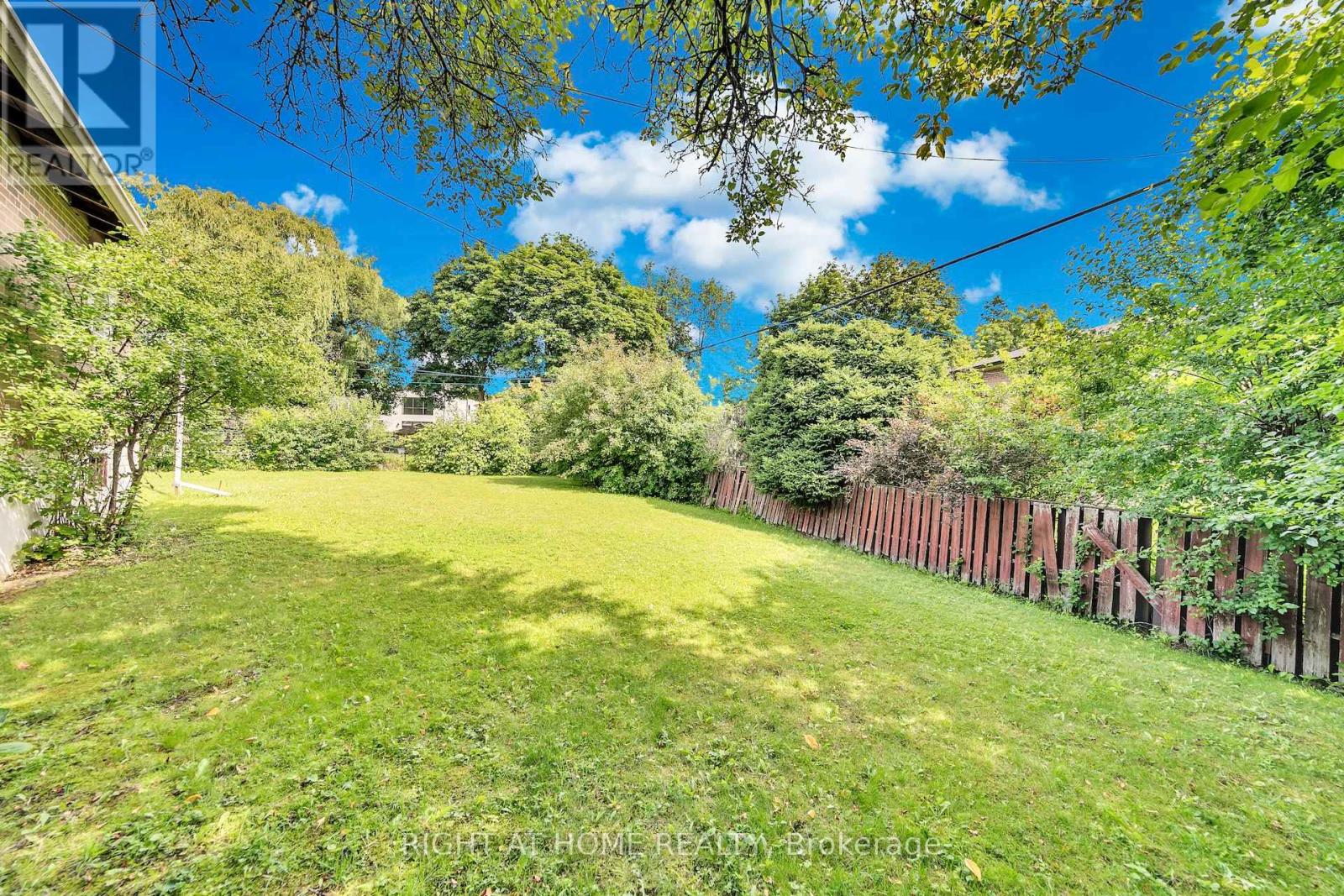 5 Clareville Crescent, Toronto, Ontario  M2J 2B9 - Photo 34 - C13729902