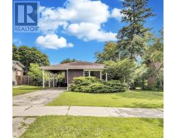 5 CLAREVILLE CRESCENT, Toronto, Ontario