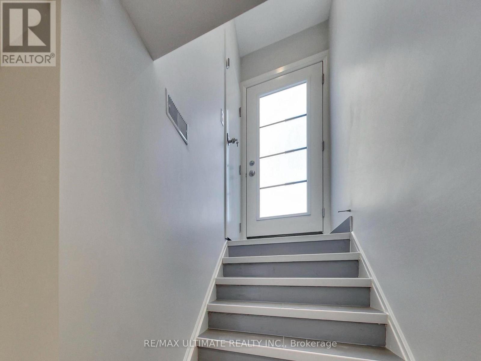Lower - 614 Northcliffe Boulevard, Toronto, Ontario  M6E 3L9 - Photo 11 - C13729906