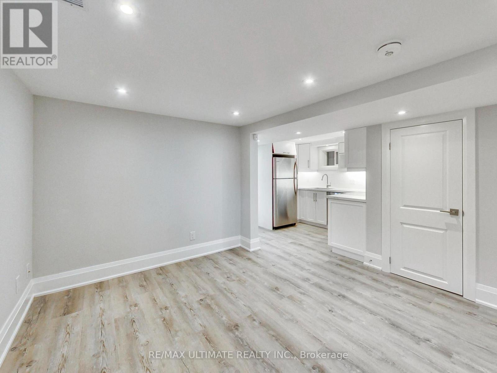 Lower - 614 Northcliffe Boulevard, Toronto, Ontario  M6E 3L9 - Photo 3 - C13729906