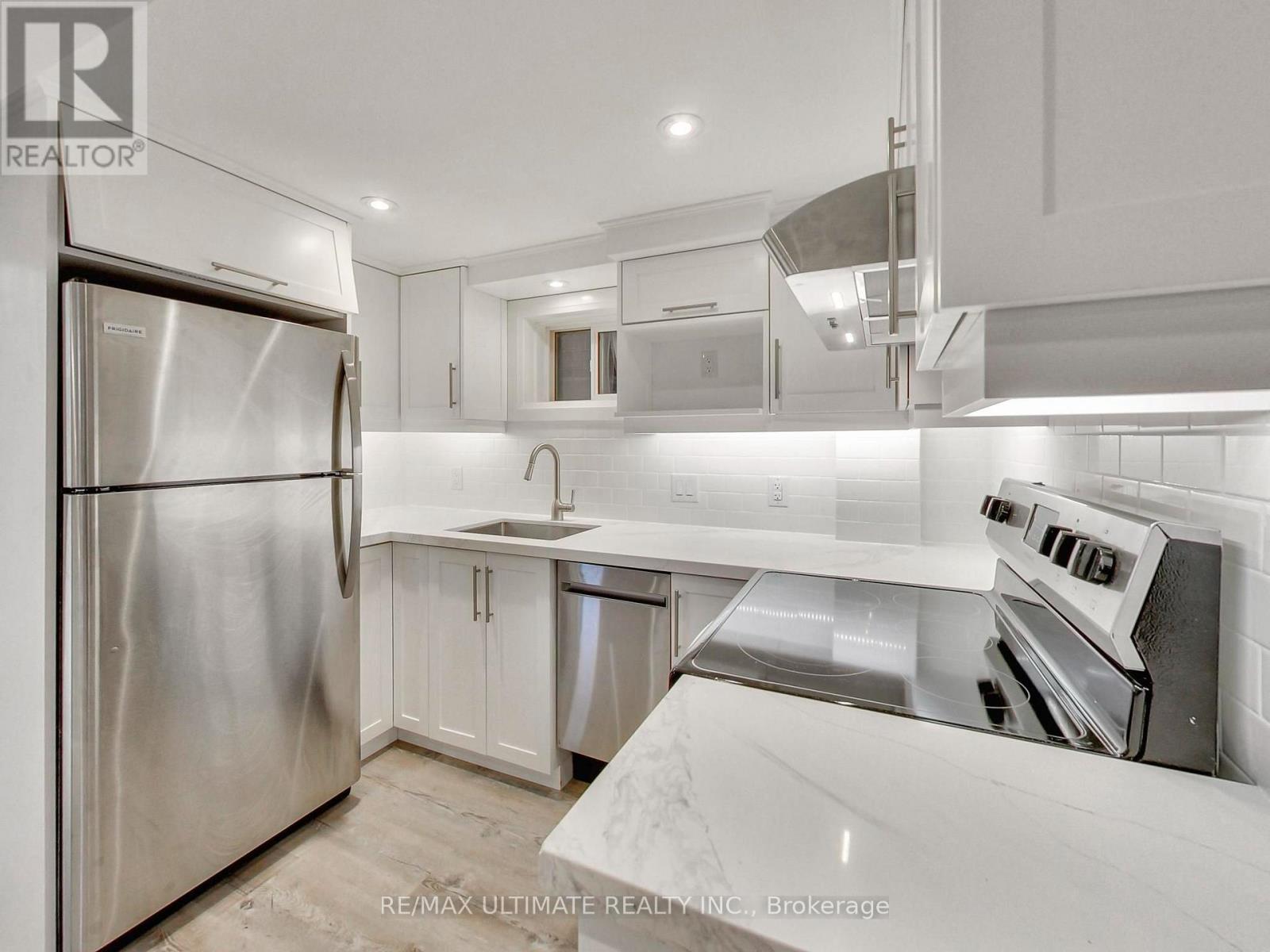 Lower - 614 Northcliffe Boulevard, Toronto, Ontario  M6E 3L9 - Photo 4 - C13729906