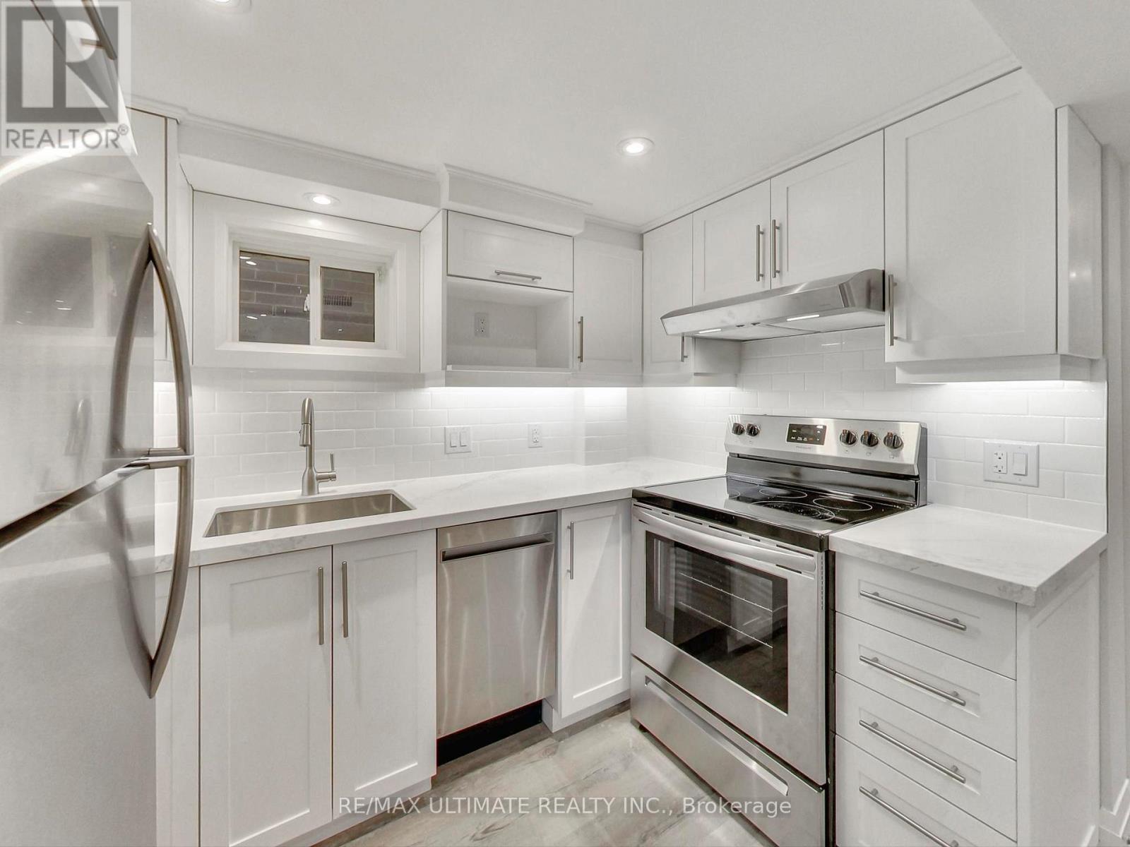Lower - 614 Northcliffe Boulevard, Toronto, Ontario  M6E 3L9 - Photo 5 - C13729906