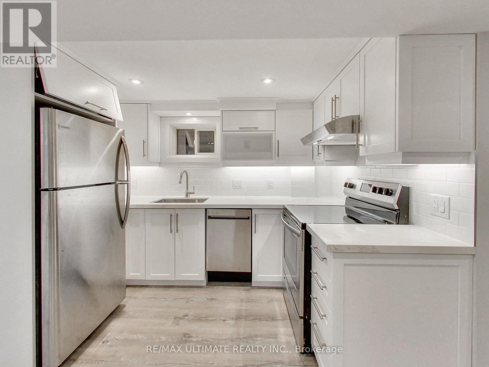 Lower - 614 Northcliffe Boulevard, Toronto, Ontario  M6E 3L9 - Photo 6 - C13729906