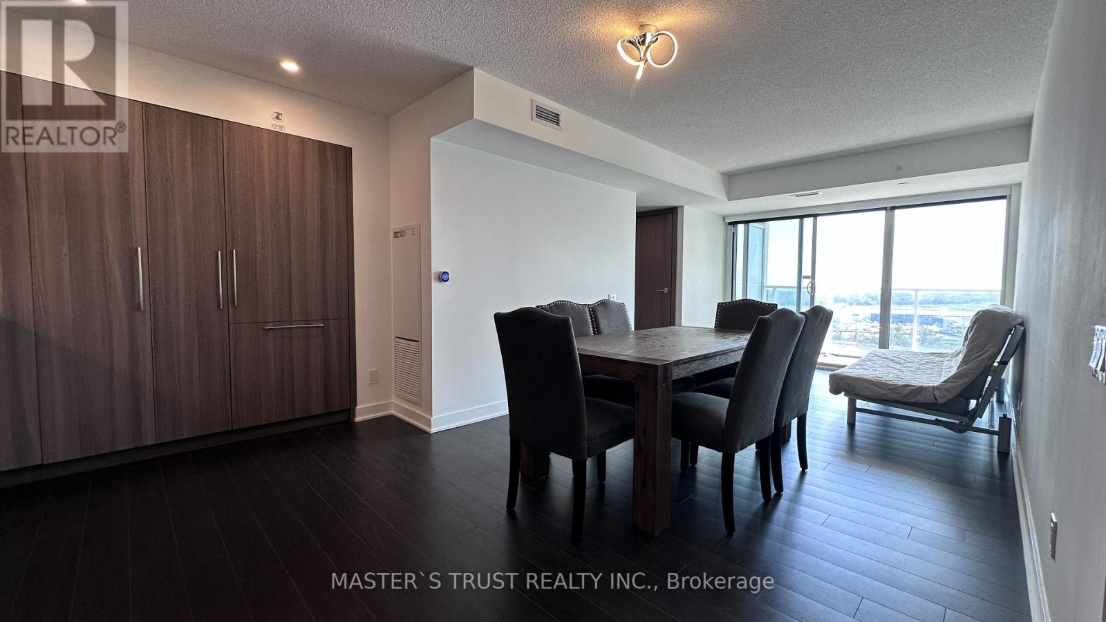 1715 - 17 Bathurst Street, Toronto, Ontario M5V 0N1 - Photo 5 - C13729928
