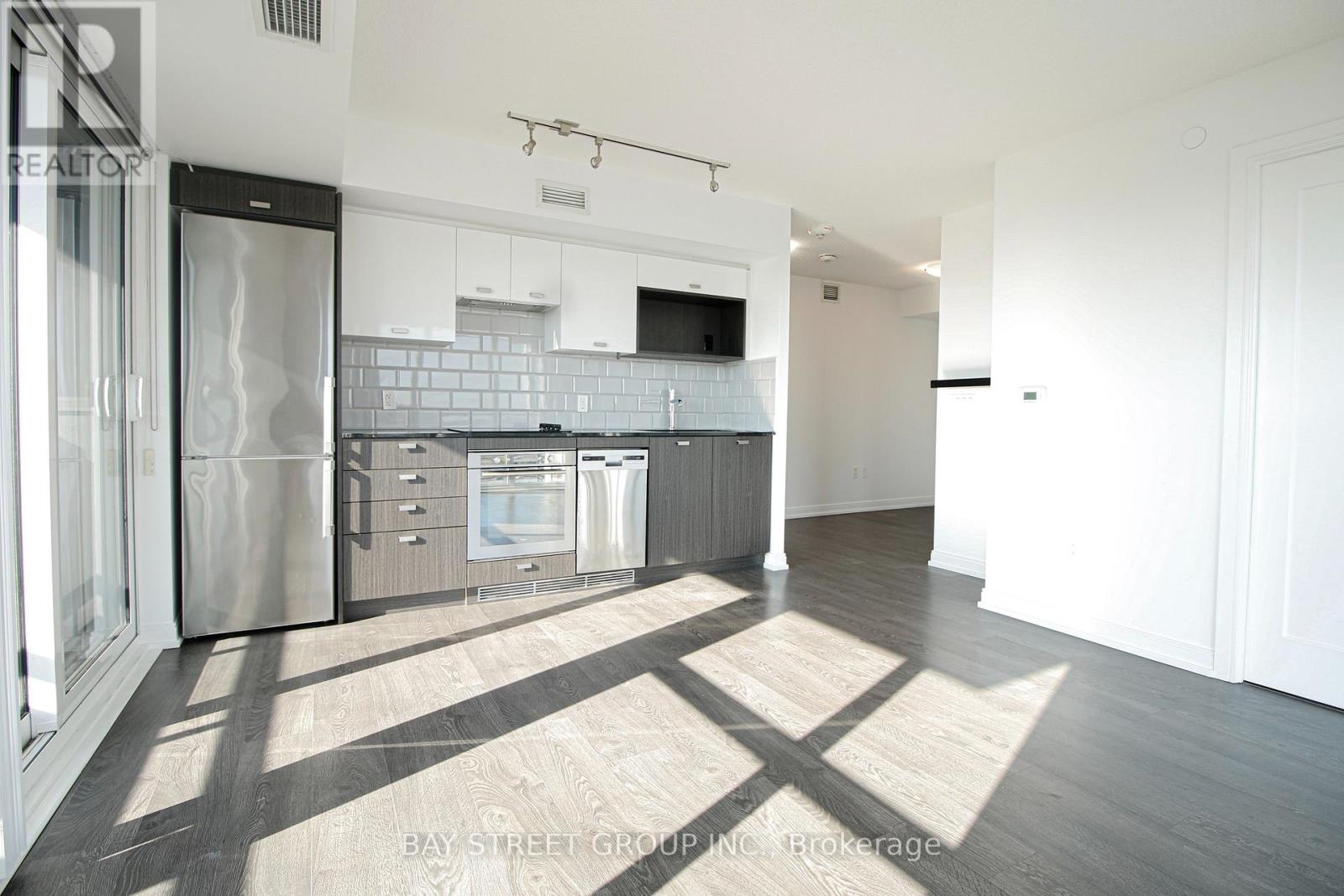 2123 - 275 Village Green Square, Toronto, Ontario  M1S 0L8 - Photo 6 - E13729910