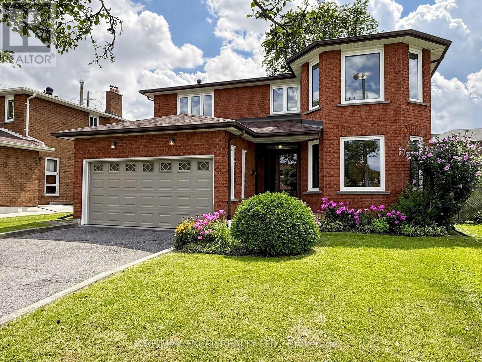 3 Lovekin Grove, Toronto, Ontario  M1T 3T5 - Photo 2 - E13729920
