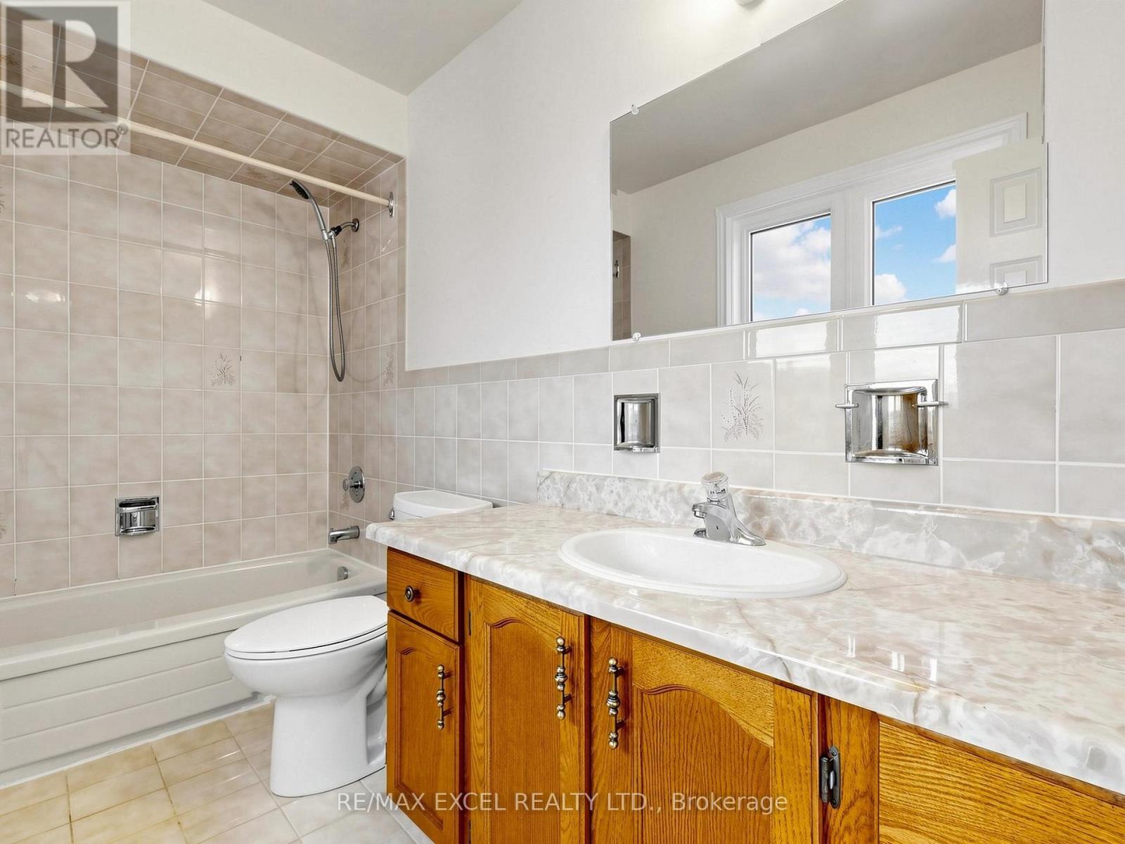 3 Lovekin Grove, Toronto, Ontario  M1T 3T5 - Photo 34 - E13729920