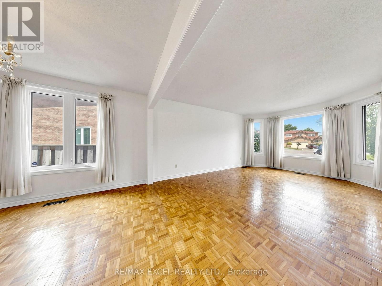 3 Lovekin Grove, Toronto, Ontario  M1T 3T5 - Photo 7 - E13729920
