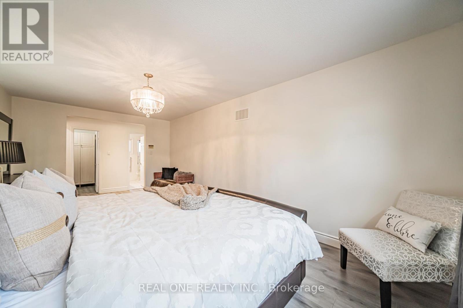 133 Risebrough Circuit, Markham, Ontario  L3R 3E1 - Photo 22 - N13729900