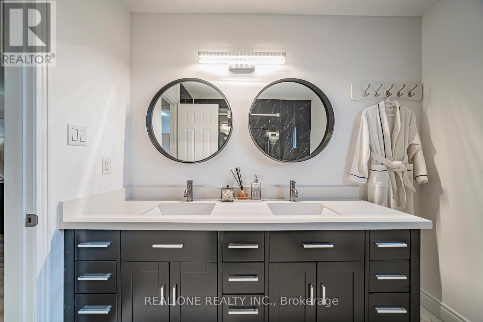 133 Risebrough Circuit, Markham, Ontario  L3R 3E1 - Photo 25 - N13729900