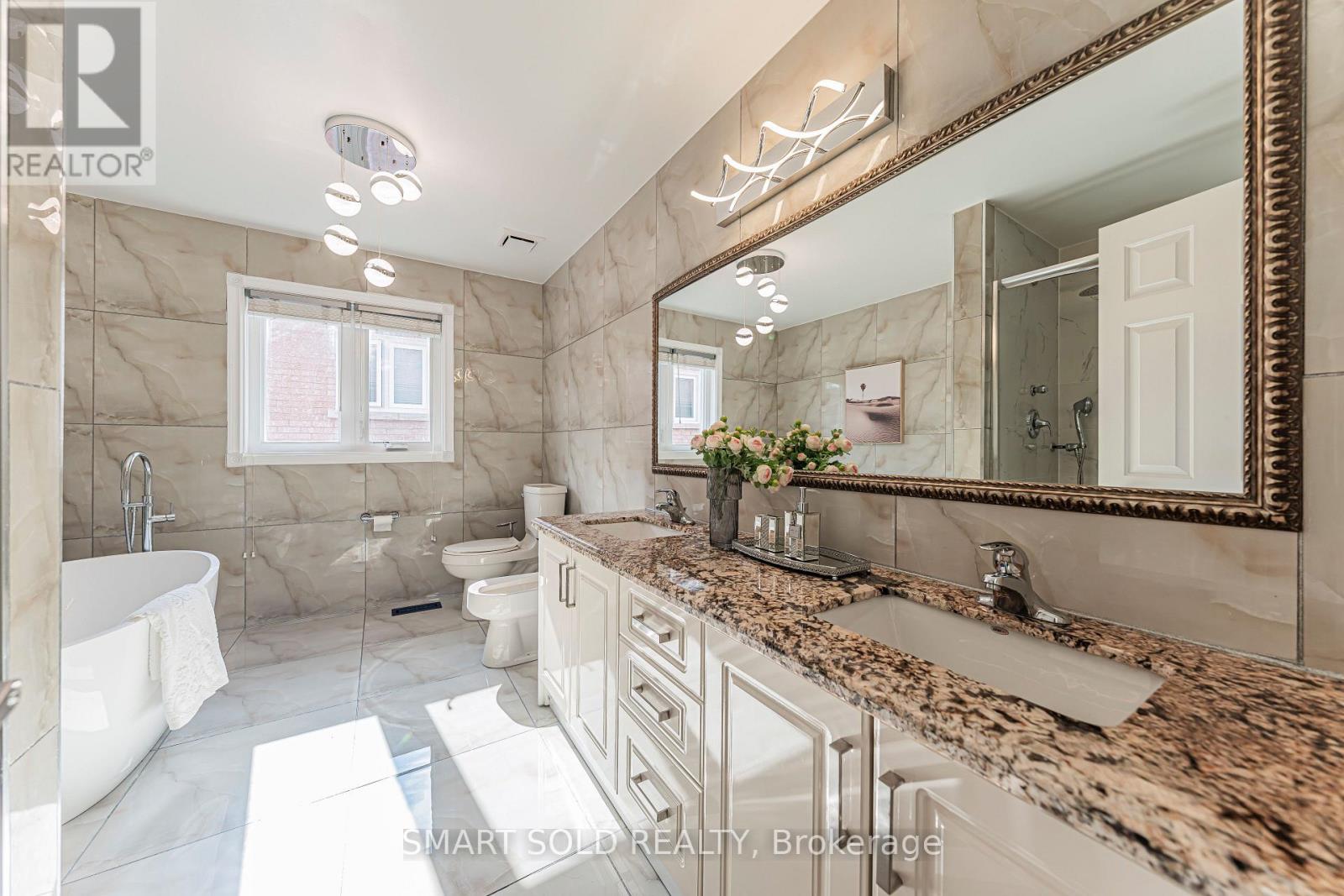 103 Elmwood Avenue, Richmond Hill, Ontario  L4C 1K7 - Photo 19 - N13729922