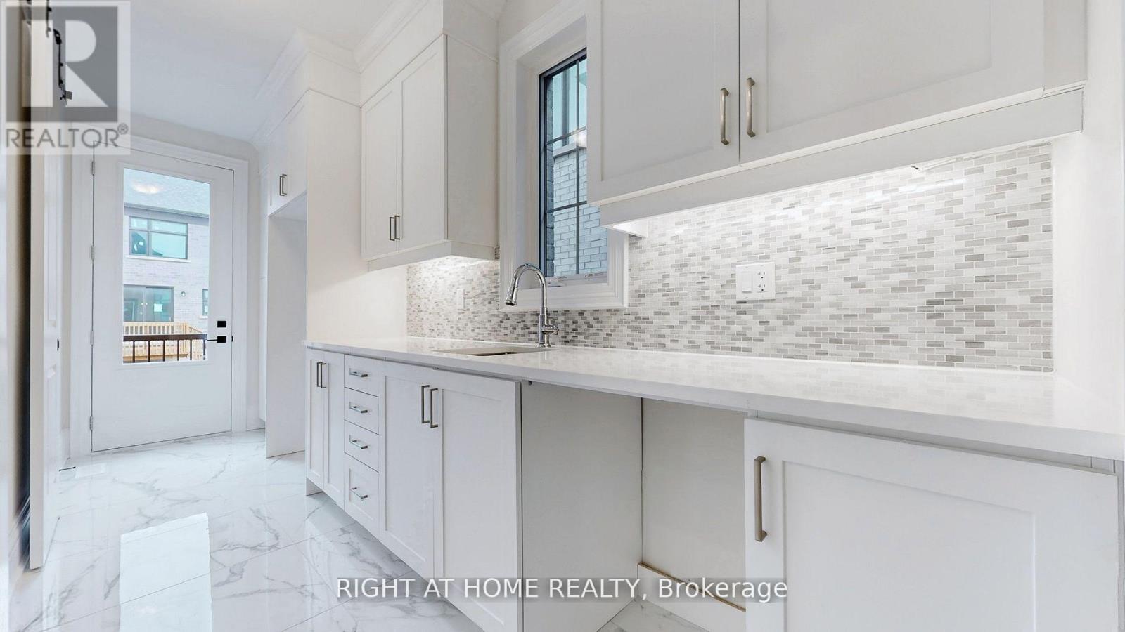 7 Adario Crescent, Vaughan, Ontario  L3L 0G3 - Photo 9 - N13729926