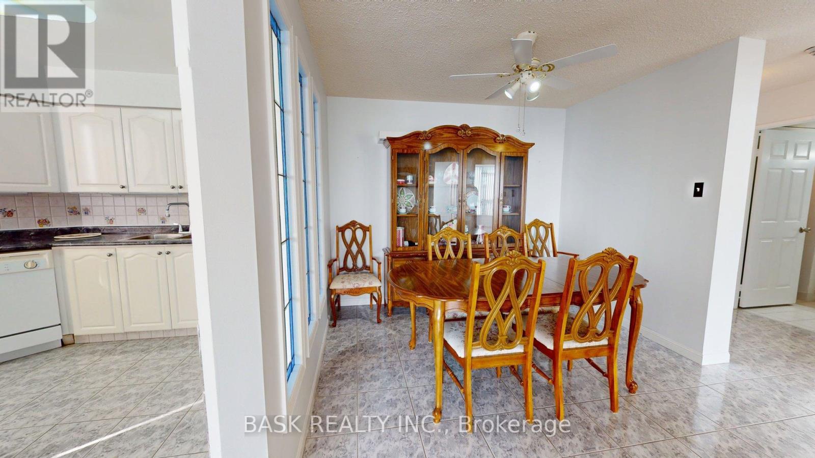 907 - 12 Laurelcrest Street, Brampton, Ontario  L6S 5Y4 - Photo 7 - W13729908