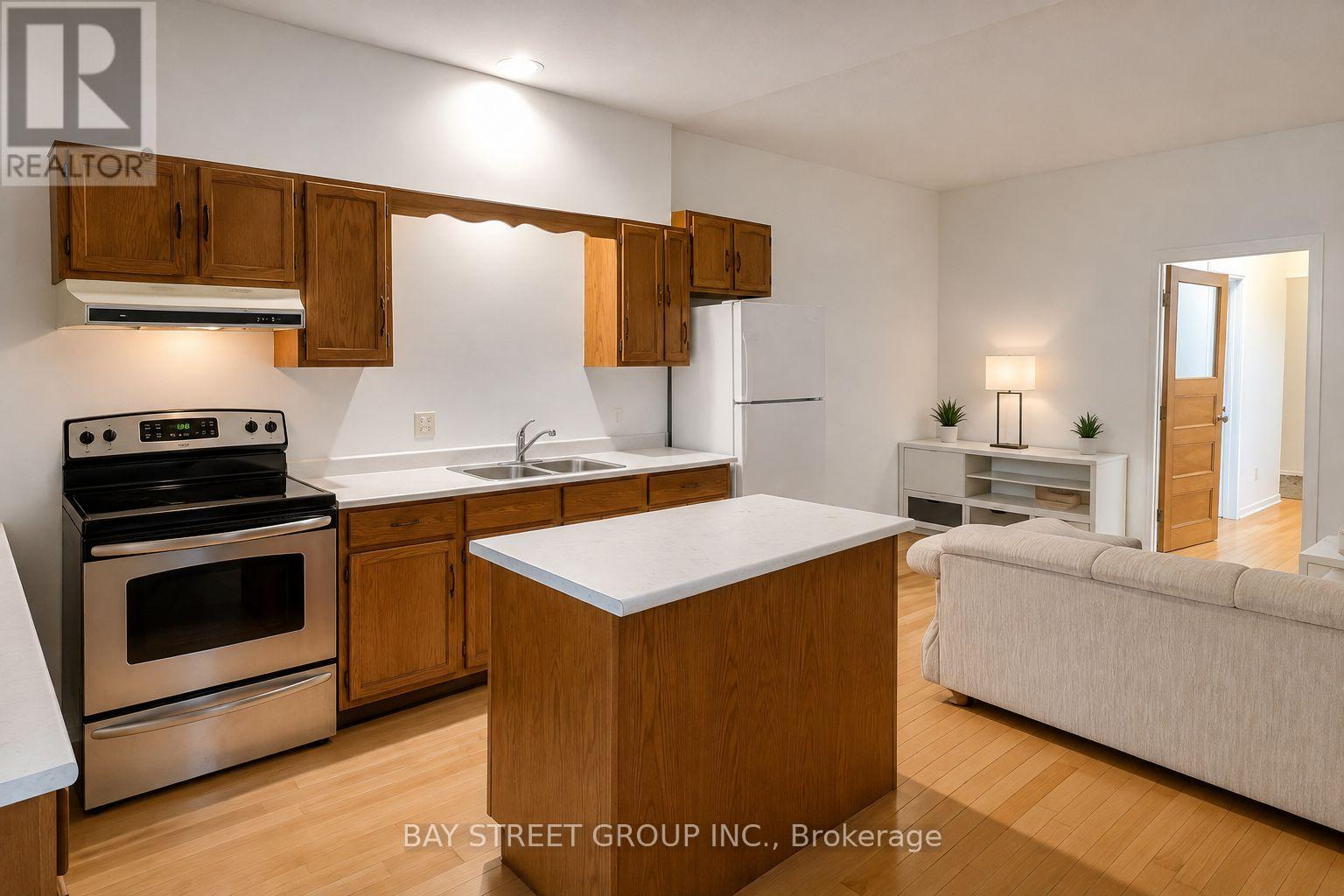 586 Huron Street, Toronto, Ontario  M5R 2R7 - Photo 2 - C13725768