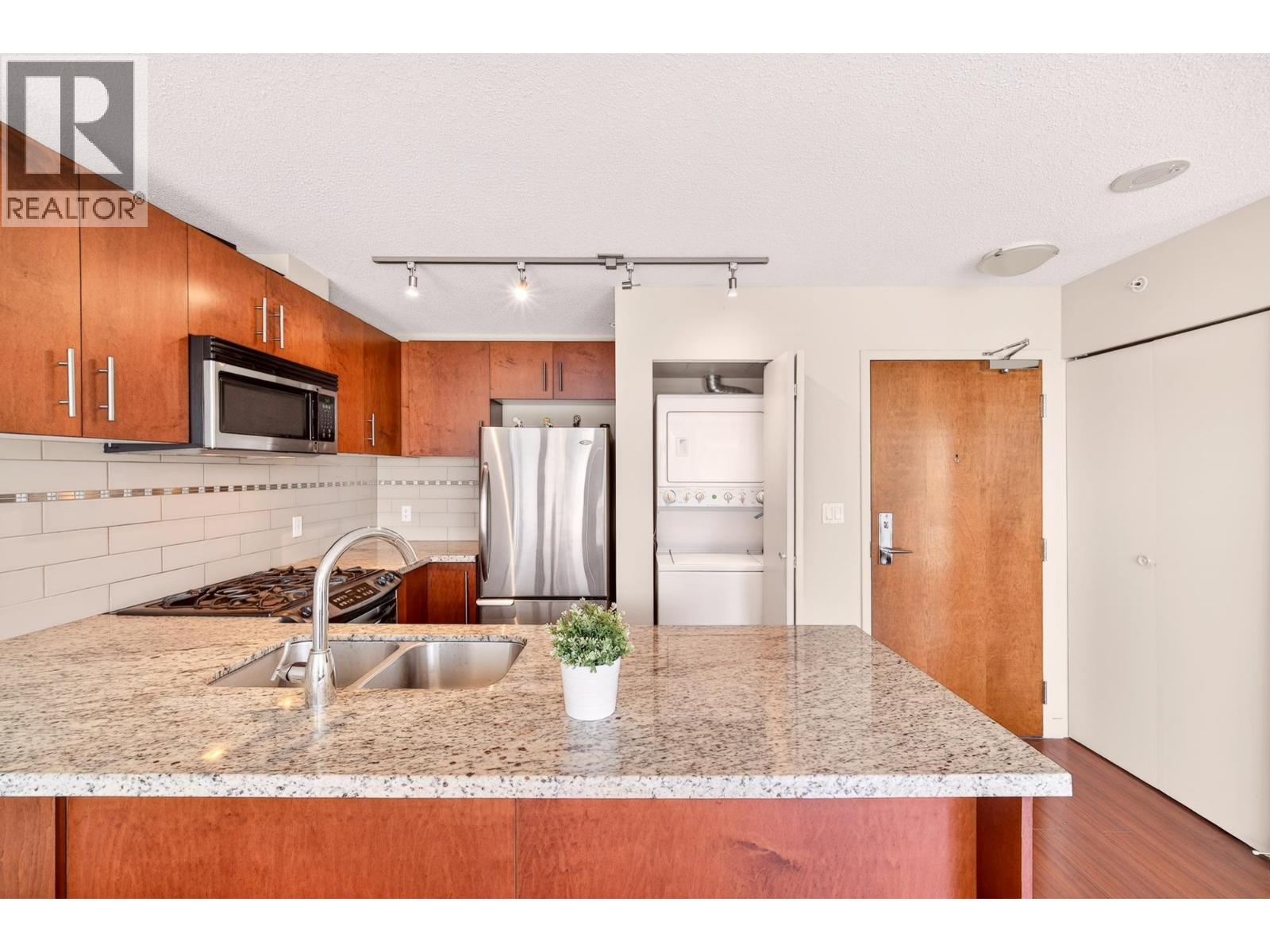 606 8280 Lansdowne Road, Richmond, British Columbia  V6X 0B2 - Photo 6 - R3160056