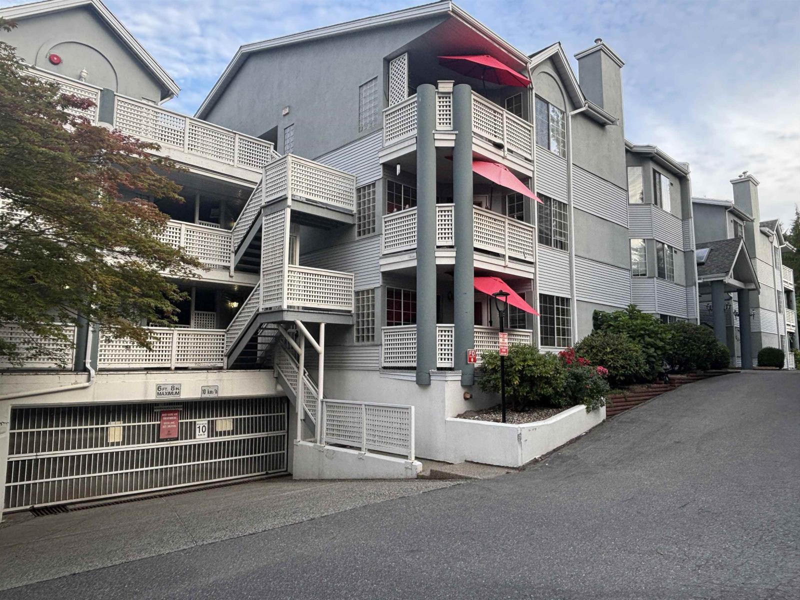 311 13910 101 Avenue, Surrey, British Columbia  V3T 1L6 - Photo 2 - R3159929