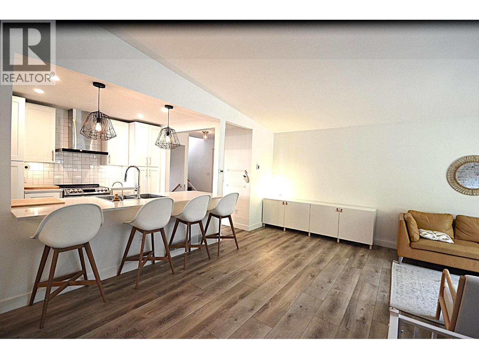 2280 King Albert Avenue, Coquitlam, British Columbia  V3J 1Z5 - Photo 11 - R3160235