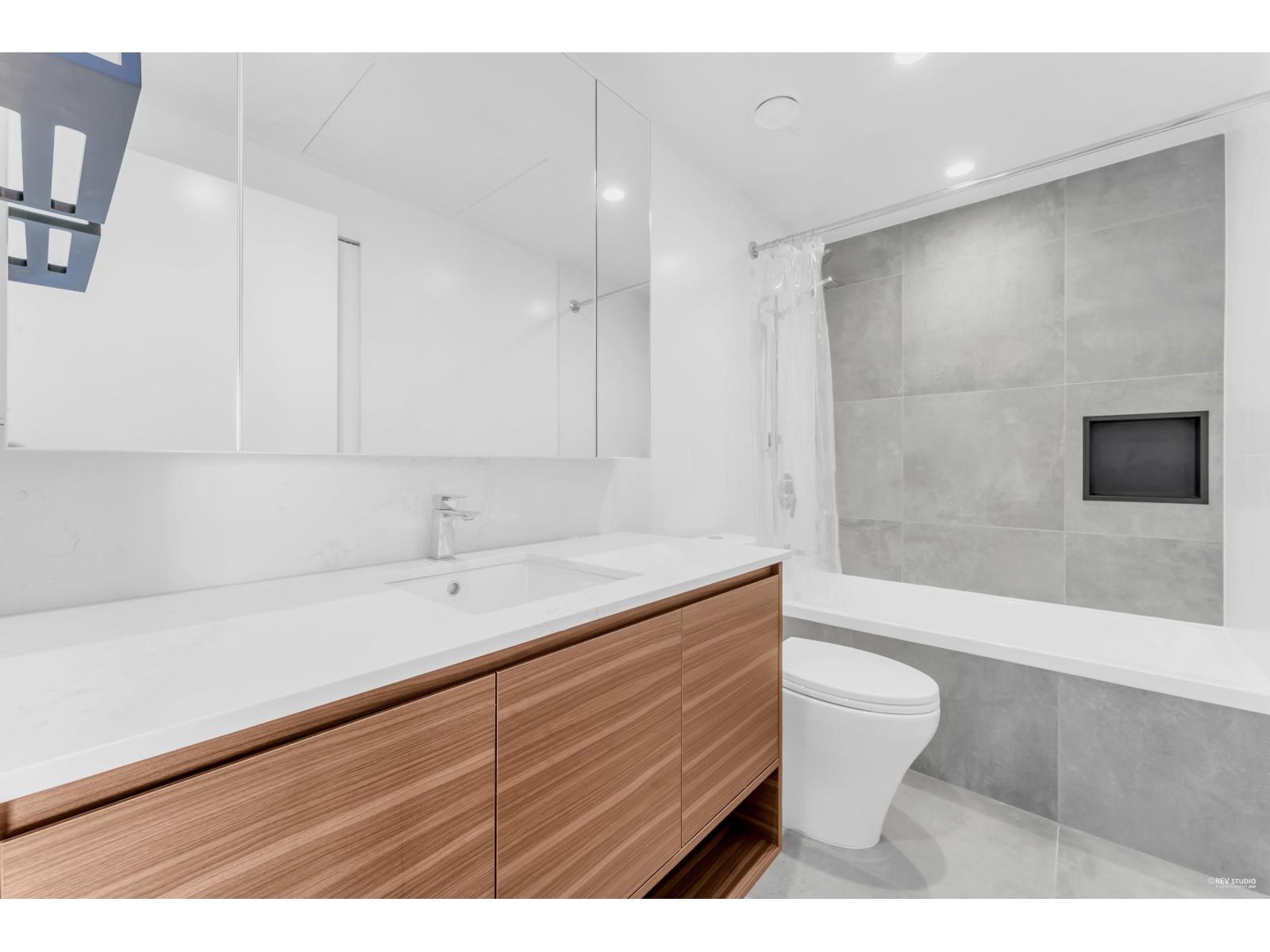 2801 13745 George Junction, Surrey, British Columbia  V3T 0V8 - Photo 12 - R3160288
