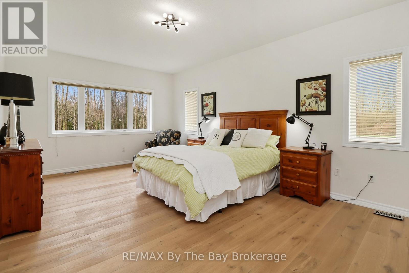 10 Basswood Drive, Wasaga Beach, Ontario  L9Z 0A9 - Photo 34 - S13730008