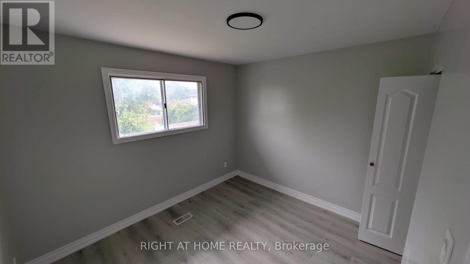 Main - 68 Elnathan Crescent, Toronto, Ontario  M9L 2G1 - Photo 6 - W13523990