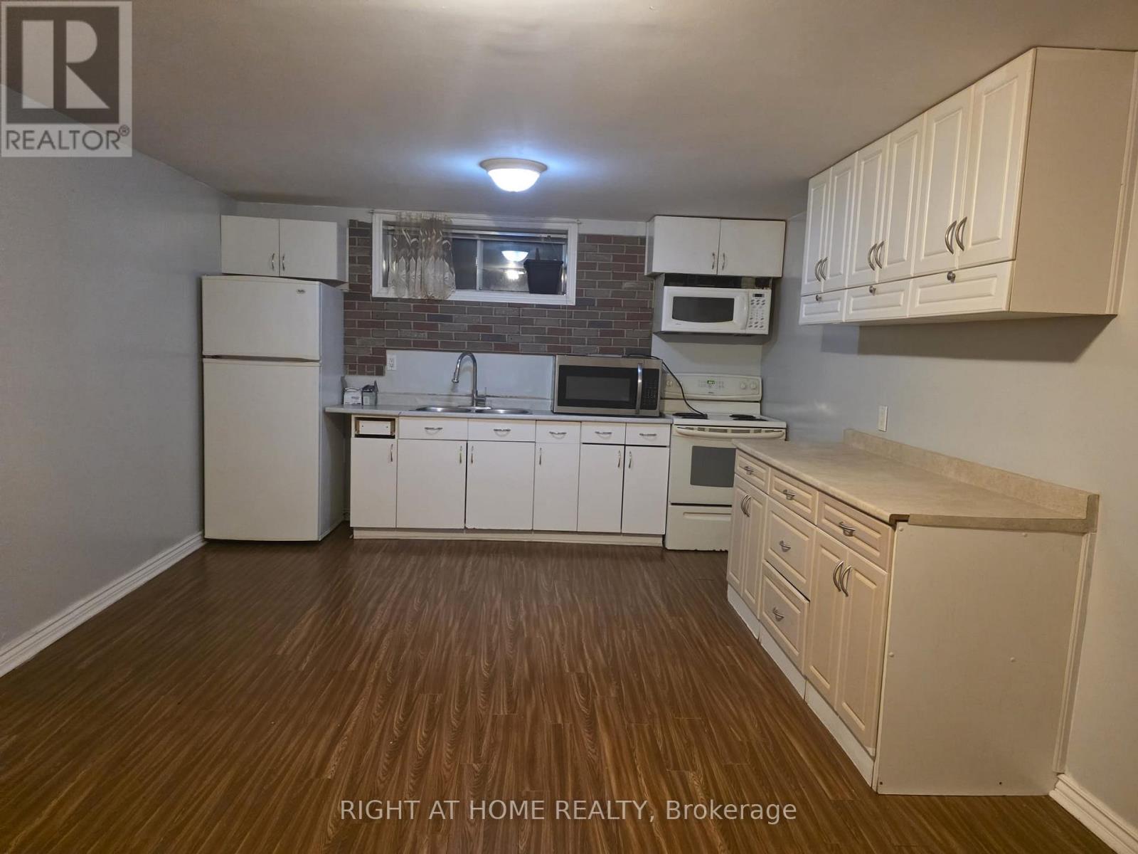 Bsmt - 14 Alhart Drive, Toronto, Ontario  M9V 2M9 - Photo 11 - W13694442