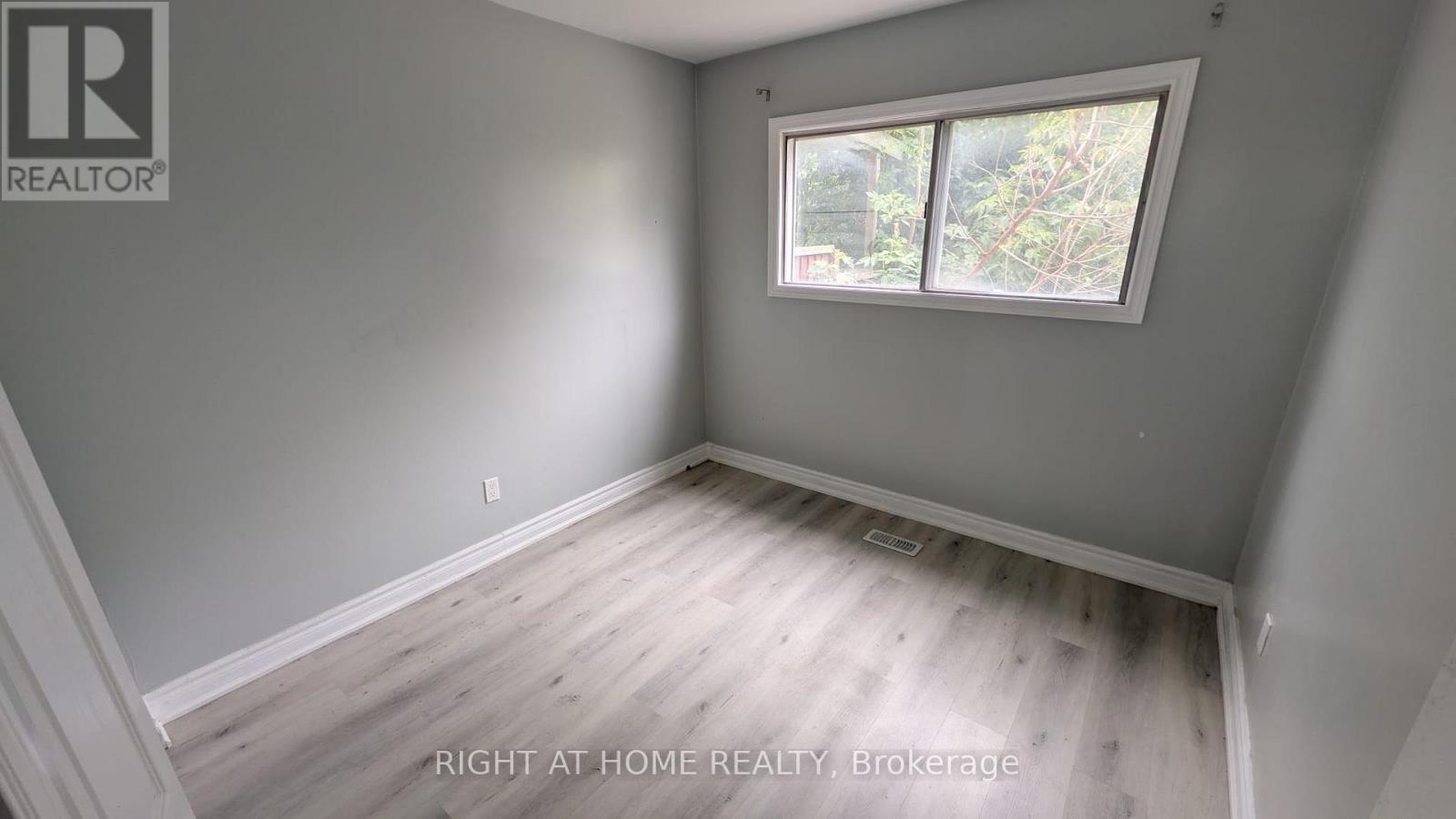 Main - 68 Elnathan Crescent, Toronto, Ontario  M9L 2G1 - Photo 3 - W13523990
