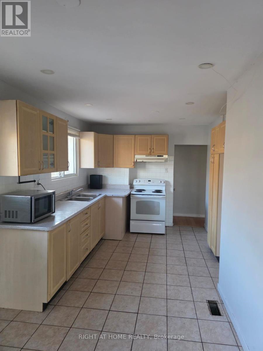 Main Floor - 34 Goldsboro Road, Toronto, Ontario  M9L 1A7 - Photo 11 - W13524012