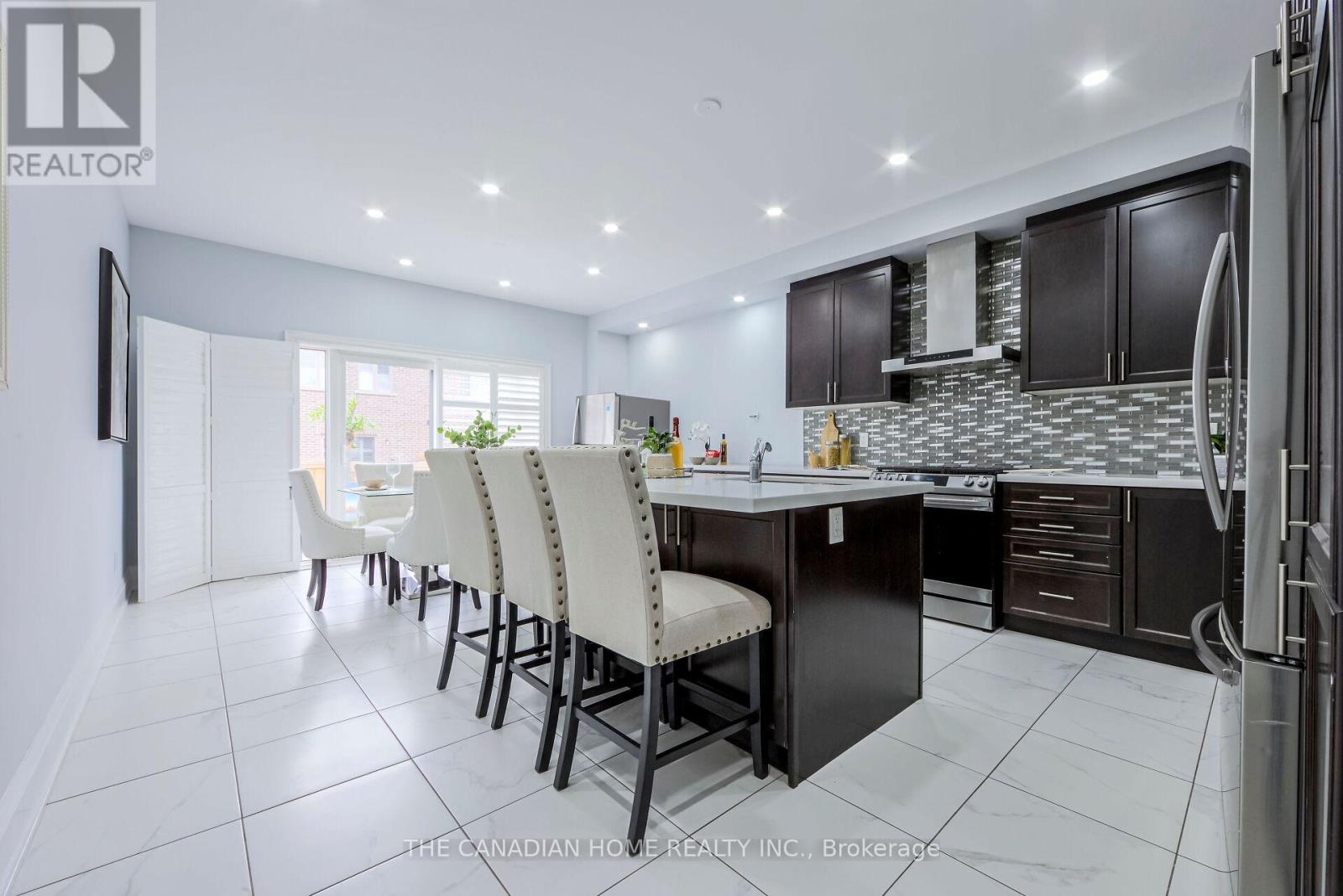21 Rolling Rock Way, Brampton, Ontario  L6Y 6H3 - Photo 4 - W13729154