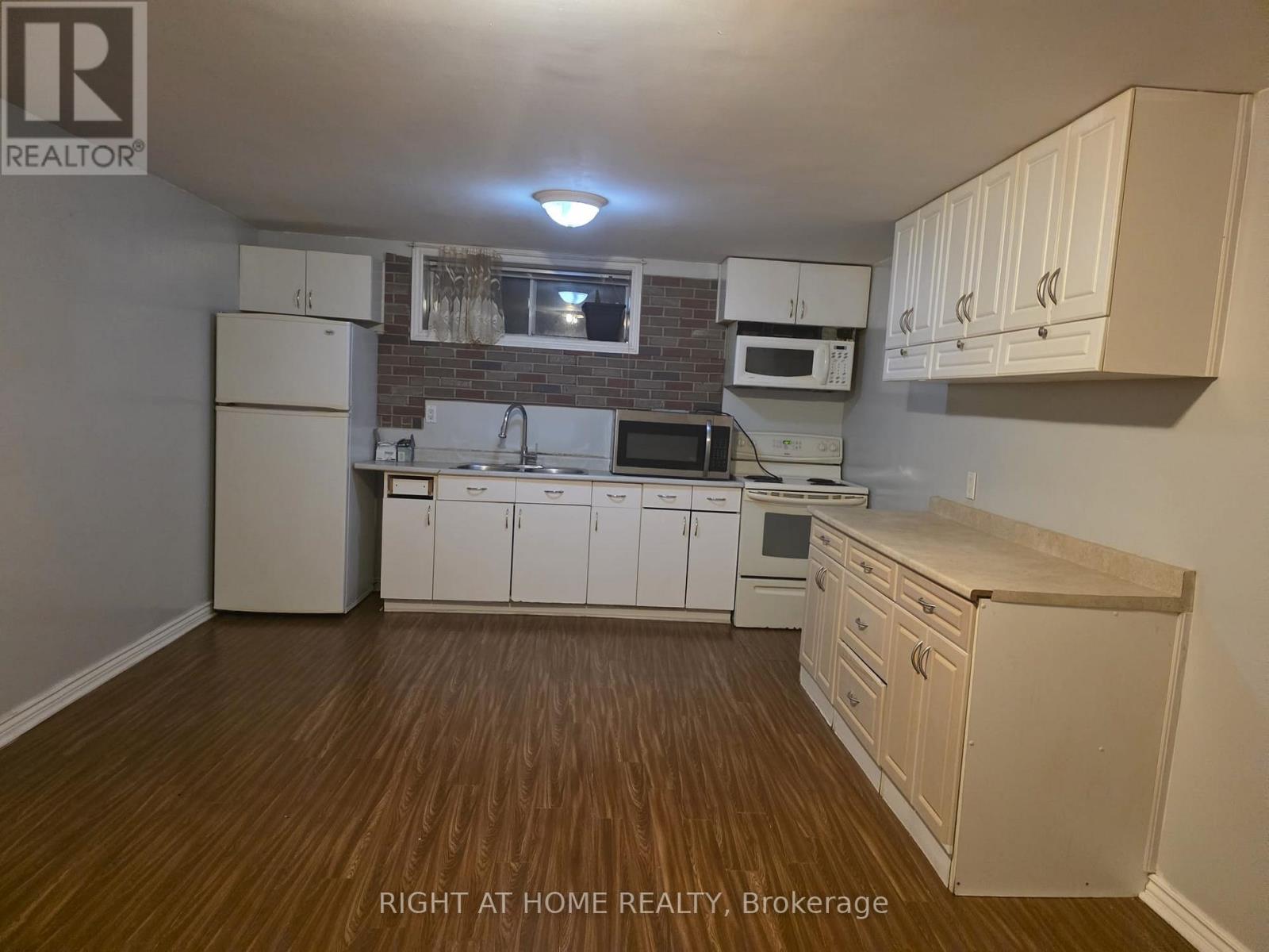 Bsmt - 14 Alhart Drive, Toronto, Ontario  M9V 2M9 - Photo 12 - W13694442