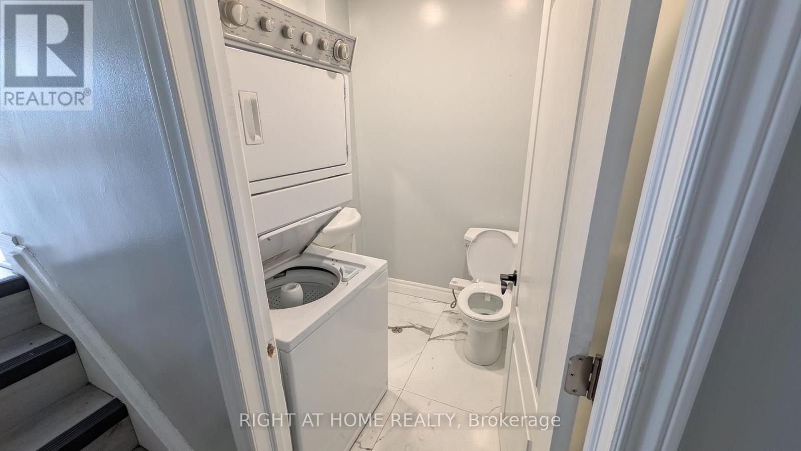 Main - 68 Elnathan Crescent, Toronto, Ontario  M9L 2G1 - Photo 9 - W13523990