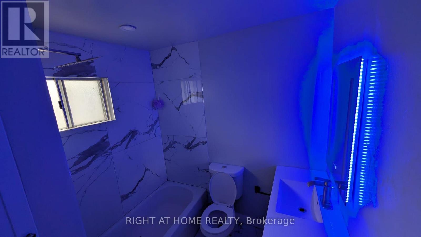 Main - 68 Elnathan Crescent, Toronto, Ontario  M9L 2G1 - Photo 5 - W13523990