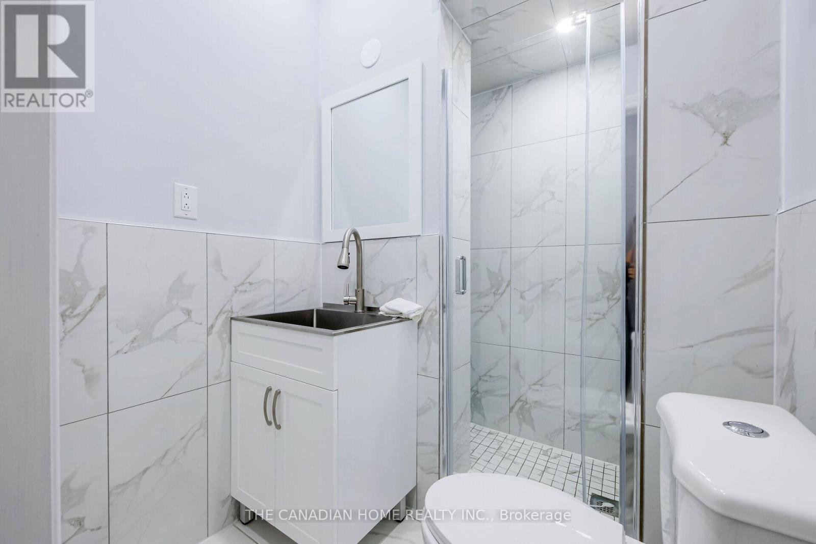 21 Rolling Rock Way, Brampton, Ontario  L6Y 6H3 - Photo 8 - W13729154