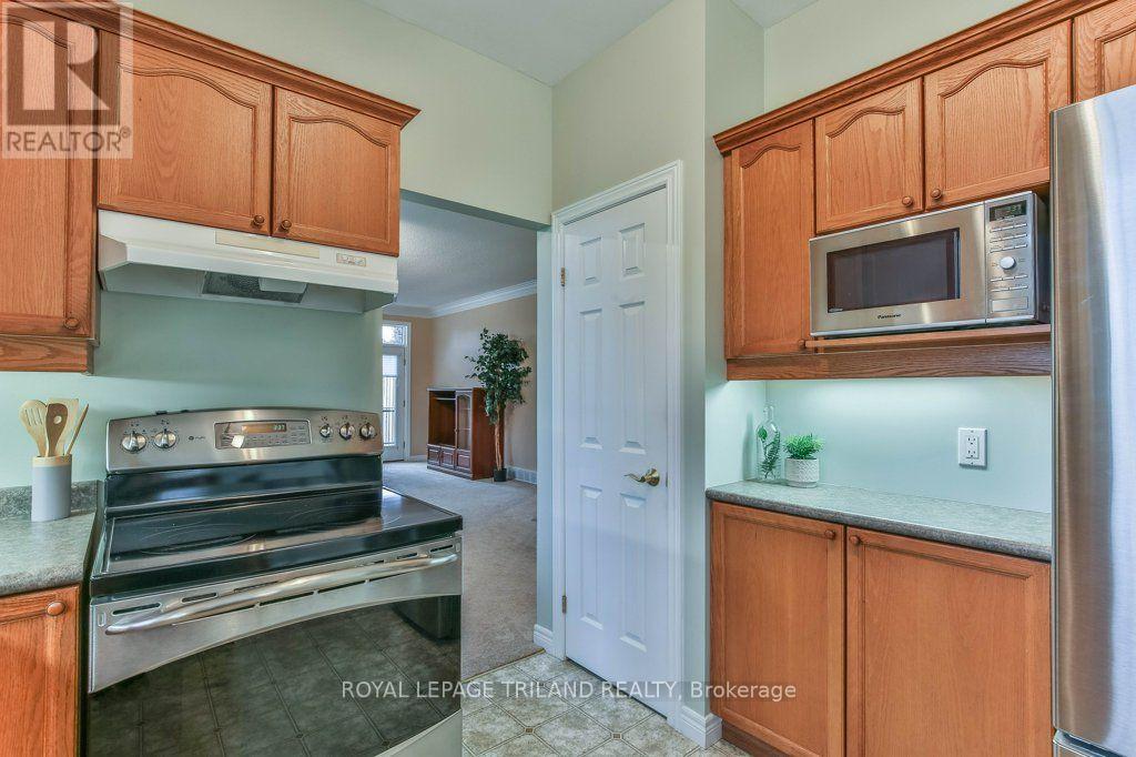 42 - 44 Edgevalley Road, London East (East A), Ontario  N5Y 5P7 - Photo 12 - X13729992