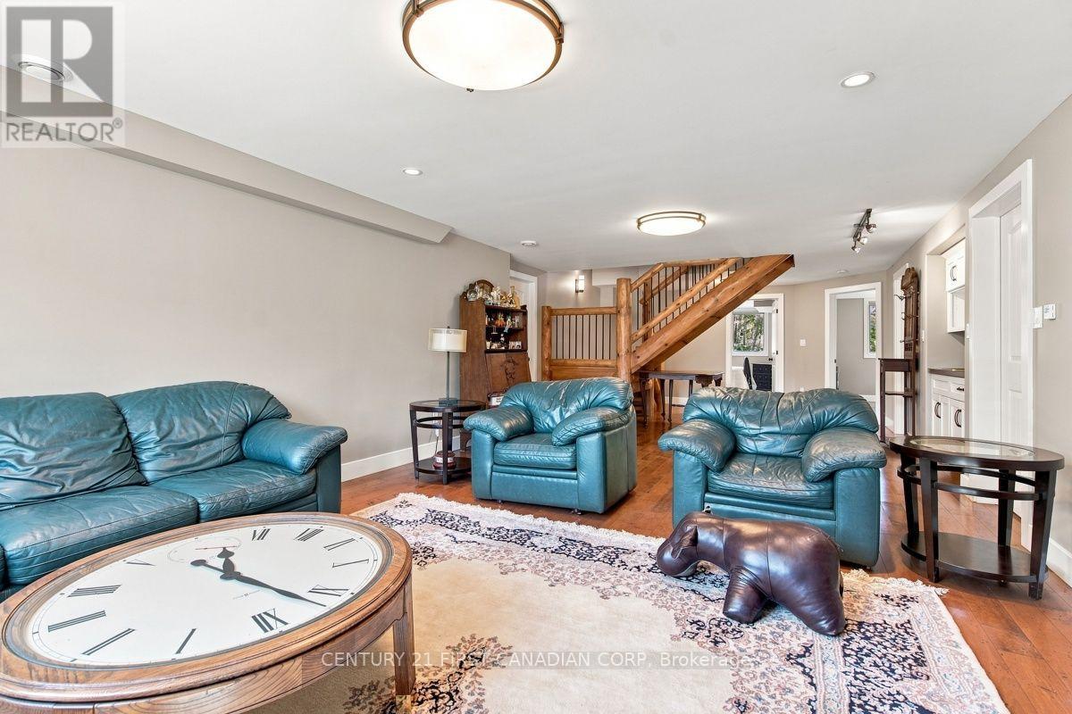 31998 Scout Road, North Middlesex, Ontario  N0M 2N0 - Photo 32 - X13730066