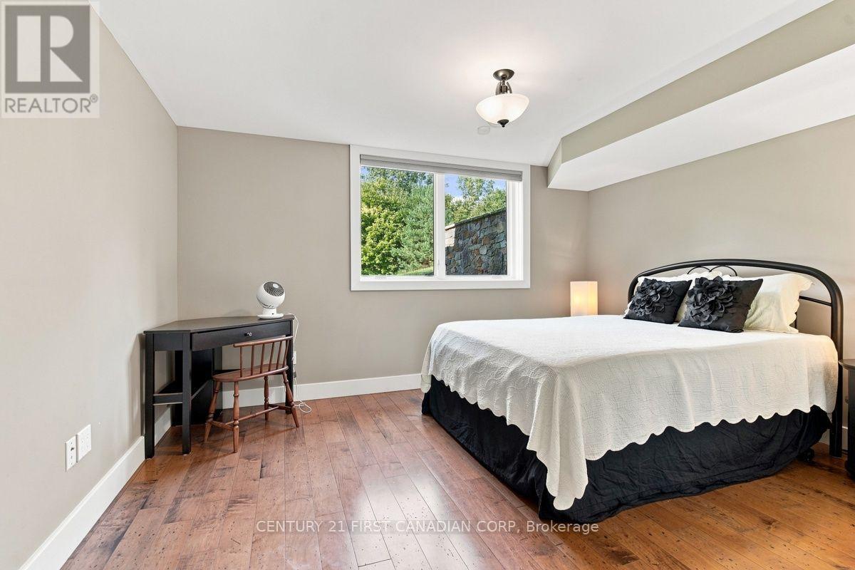 31998 Scout Road, North Middlesex, Ontario  N0M 2N0 - Photo 37 - X13730066